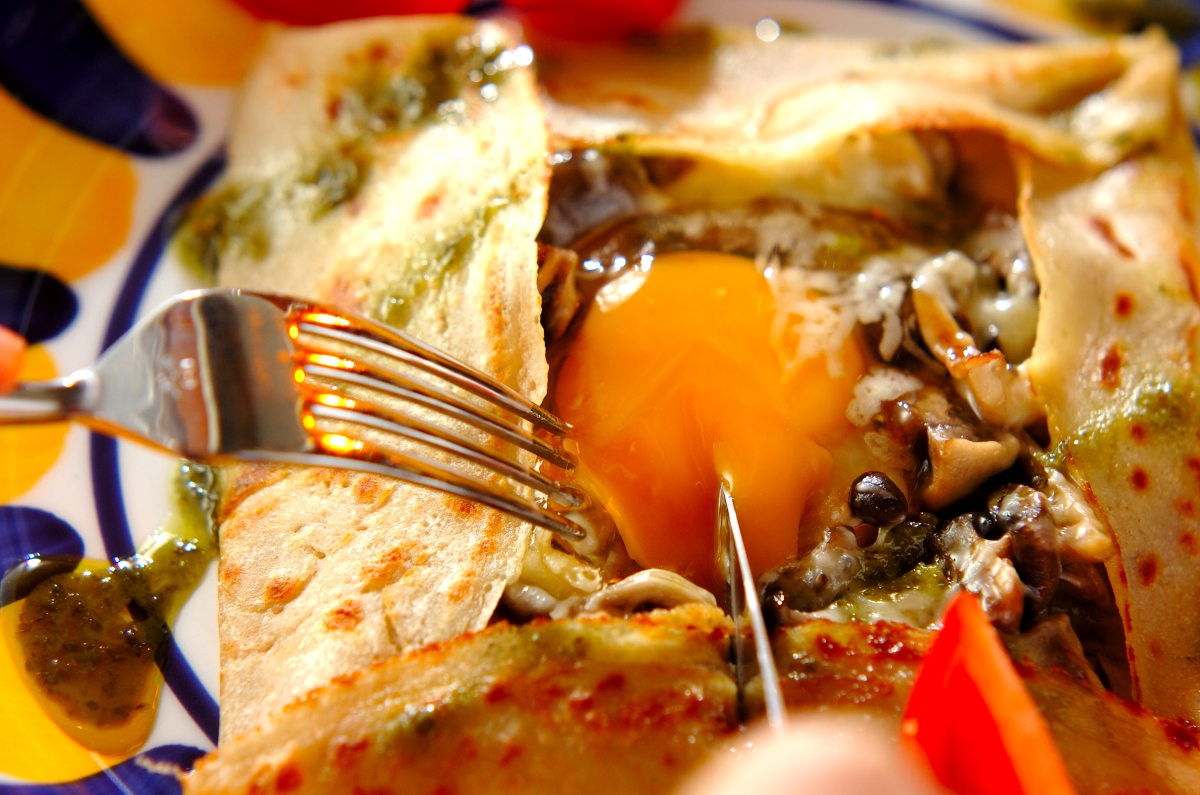 おうちでプロの味!元パティシエの「クレープシュゼット」のレシピ