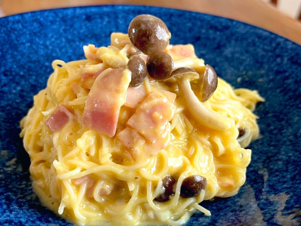 フライパンだけで牛乳全卵スライスチーズカルボナーラ