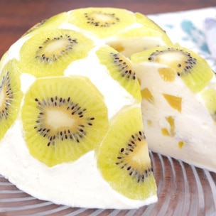 Cera Bake ラウンドディッシュＳで作る テンション上がる♪ “ピーチスコップケーキ”ガラス食器ブランド ADERIAアデリア