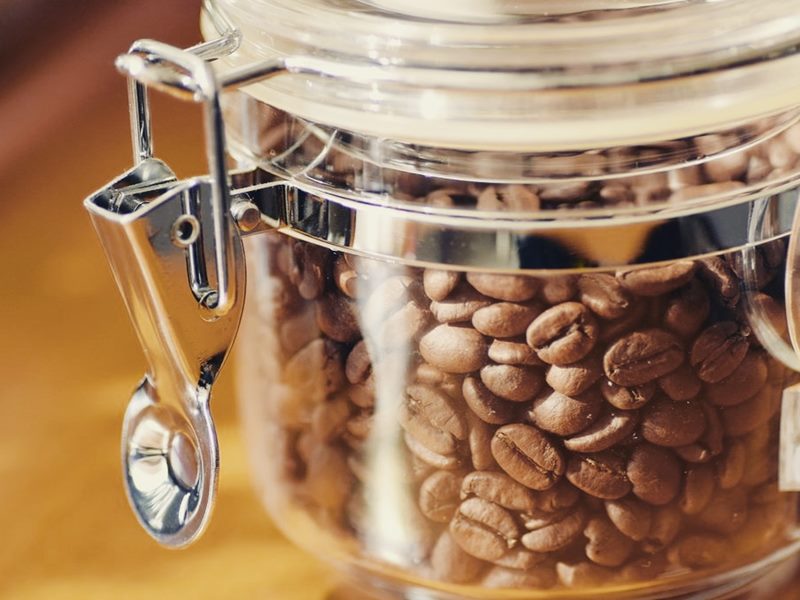 コーヒー粉の保存、どうしてる？ 山崎実業でサイズも機能も値段も優秀なケースを見つけたよROOMIE ルーミー