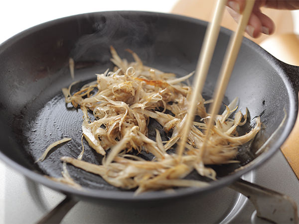 ごぼうは食物繊維補給に最適！切り方、あく抜き、上手な保存法まで管理栄養士が徹底解説しますkufura クフラ 小学館公式