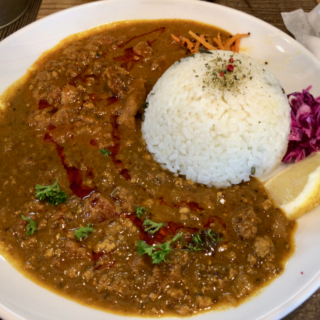 噛めば噛むほどスパイス香る「じわじわカレー」のスパイスカレ