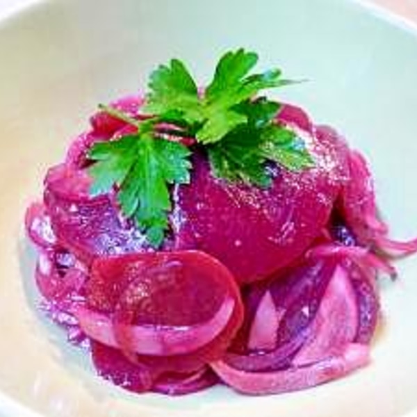 ビーツと苺の甘酸っぱいサラダ