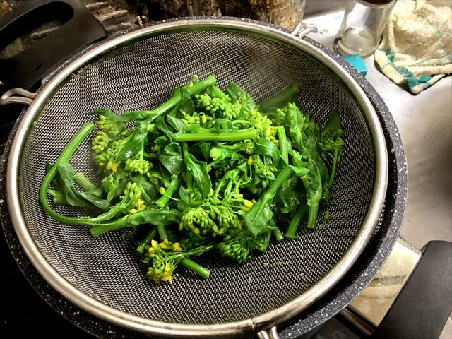 子供も喜ぶ！ 菜の花のツナマヨ和え