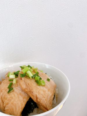 レンジでしっとり「鶏チャーシュー」の簡単レシピ