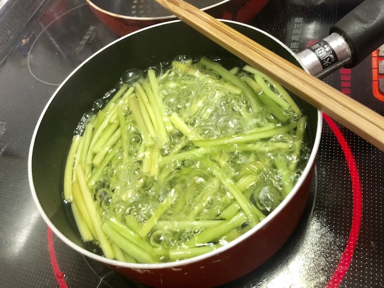 さつまいもの茎・葉は捨てずに活用！下処理とおいしい食べ方・レシピ養生ふうど薬膳＆郷土料理