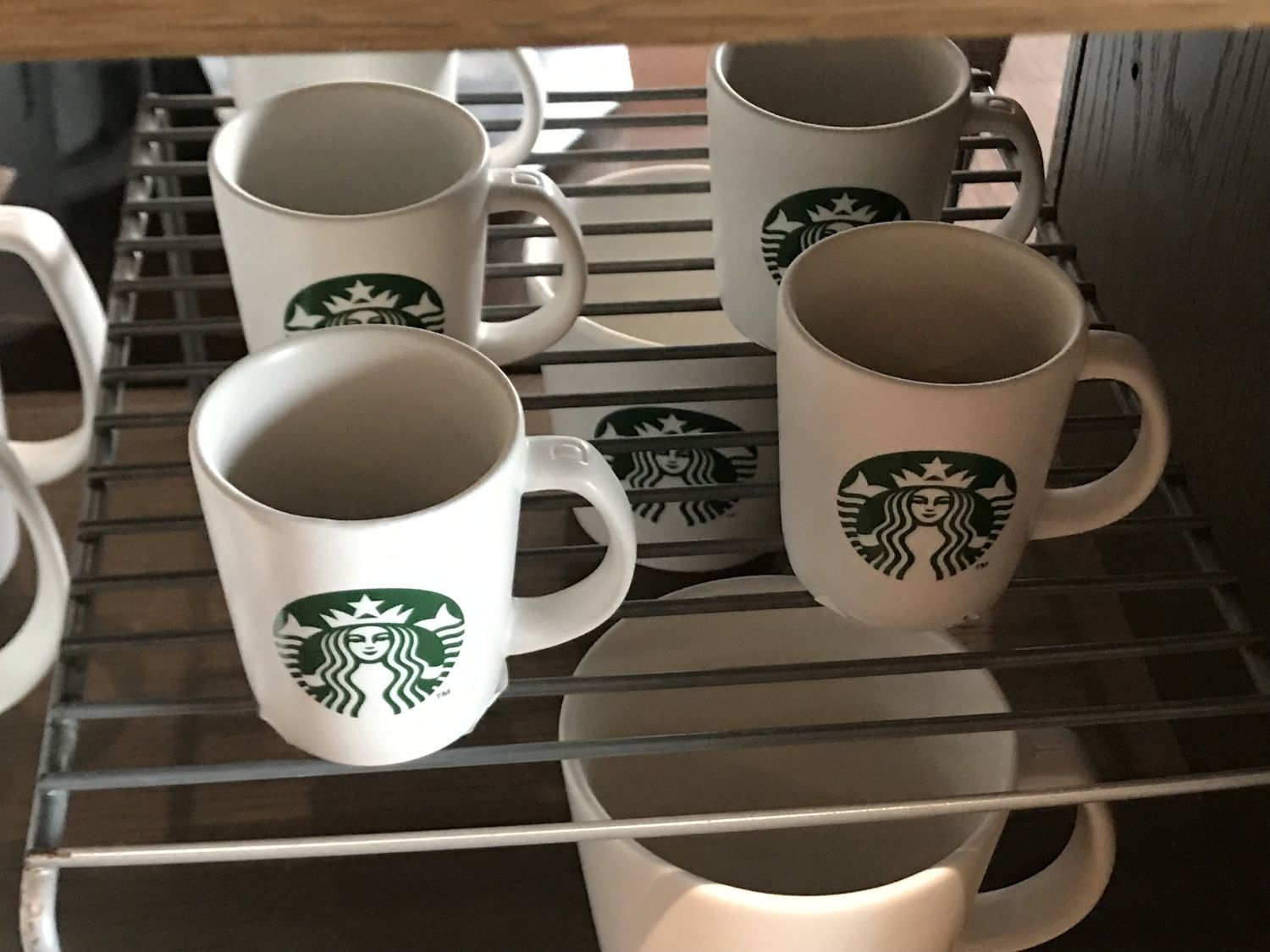 パステルカラーがまぶしい♪米スターバックスに春の訪れを祝う‟限定紙カップ”が初登場！ - isuta イスタ-私の“好き”にウソをつかない