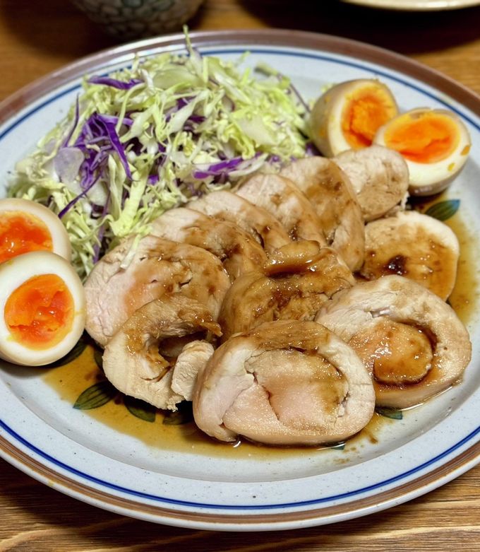 鶏むね肉、究極の柔らかさへ。ブライン液と手捌きが起こすクォンタム・ジャンプ児玉光史