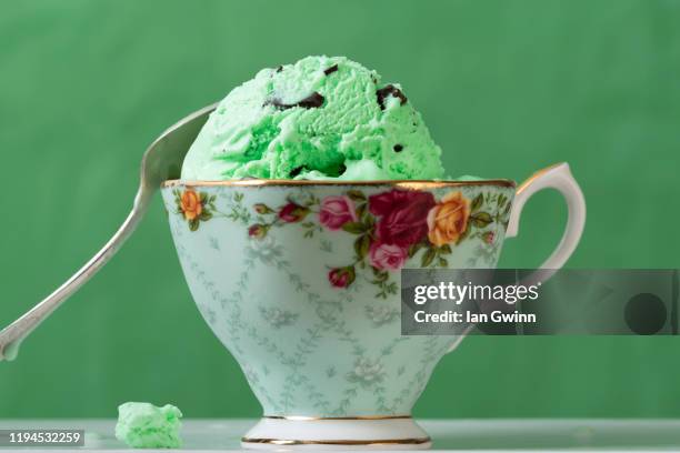 アイスクリーム チョコミント イラスト - No: 22812691無料イラスト・フリー素材なら「イラストAC」