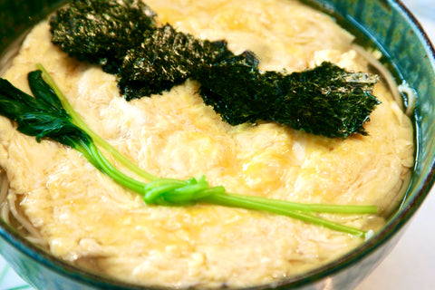 個別「蕎麦を手繰る・生卵をのせる」の写真、画像 - 元・ 東京 江戸御府内八十八ヶ所順打ち巡礼記 遍路 の写真庫