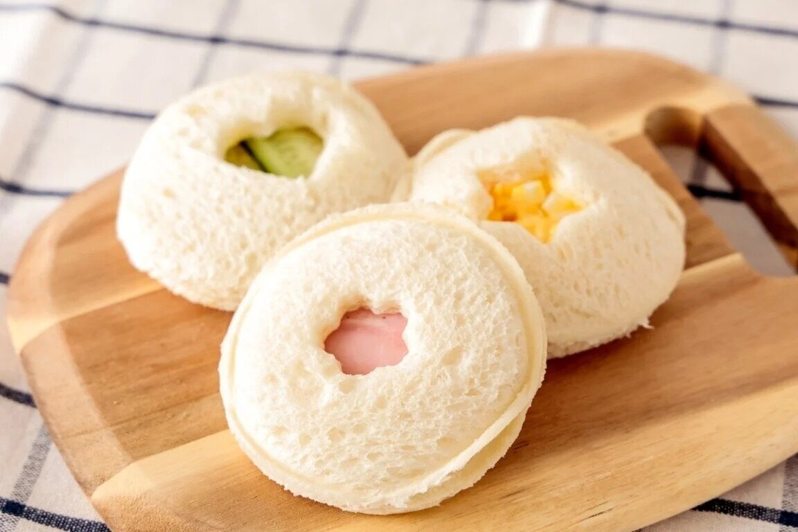 レンジで2分？！ クロムッシュ風朝ごはん❤️ 甘い系が好きなら砂糖を、嫌いなら塩コショウを入れてね！✨ 食パンは普通のパンでもできます👍@rizap_1 では、ダイエットでも美味しくできるレシピを毎日投稿中！ 18:00〜遊びにきてね😽♡クロムッシュ風クロムッシュ