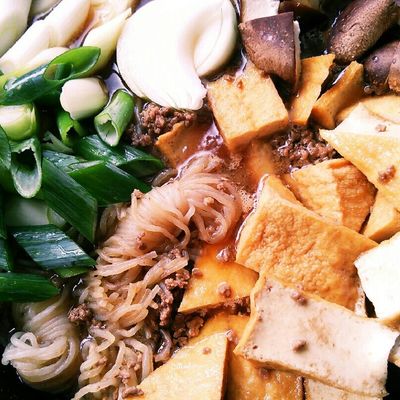 しらたき、椎茸厚揚げのすき焼き風卵黄のせ