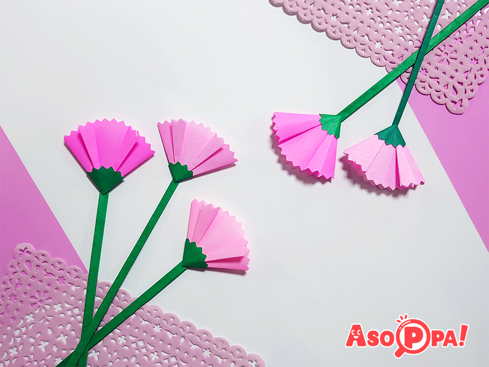 お花紙で手作りカーネーション。母の日のカードにアレンジも
