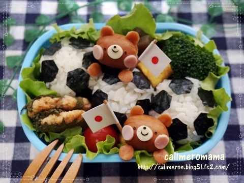 サッカーボール＆飛行機のお弁当 : つーくんのキャラ弁