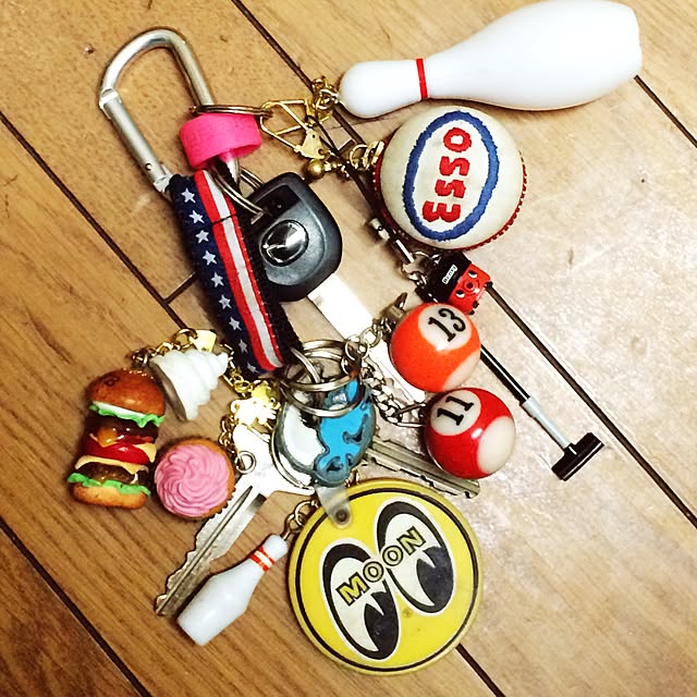 簡単なジャラジャラキーホルダーの作り方 じゃらじゃらキーホルダー 歯 紫系