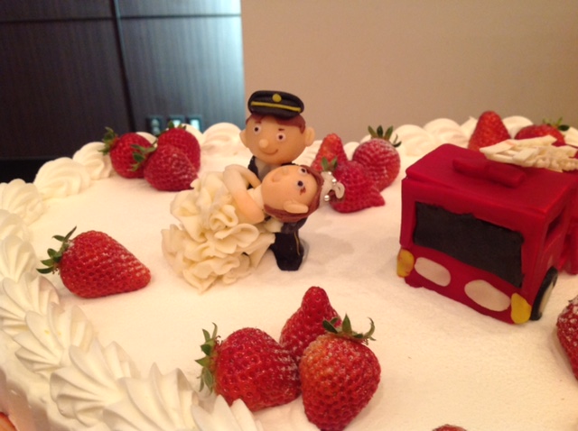 マジパン人形デコレーションケーキ.写真デコレーションケーキもりもりくまの晴れたらいいなぁ - 楽天ブログ