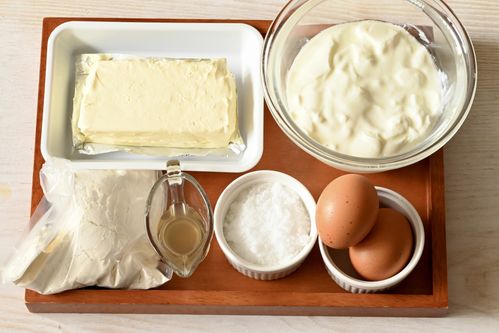 炊飯器で簡単！5分で作るヨーグルトチーズケーキのレシピ