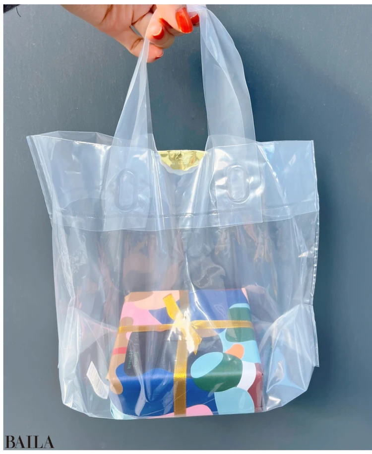 できるだけ体と環境に優しい素材を使用した『きのね堂』 @kinonedo のクッキー缶。厚めに焼いたサブレは、塩気とザクザク感が後を引く、きのね堂らしい一枚。最新号「やっぱり、おやつは大切」より。photo：Satoshi Yamaguchiandpremiumアンドプレミアムやっぱり