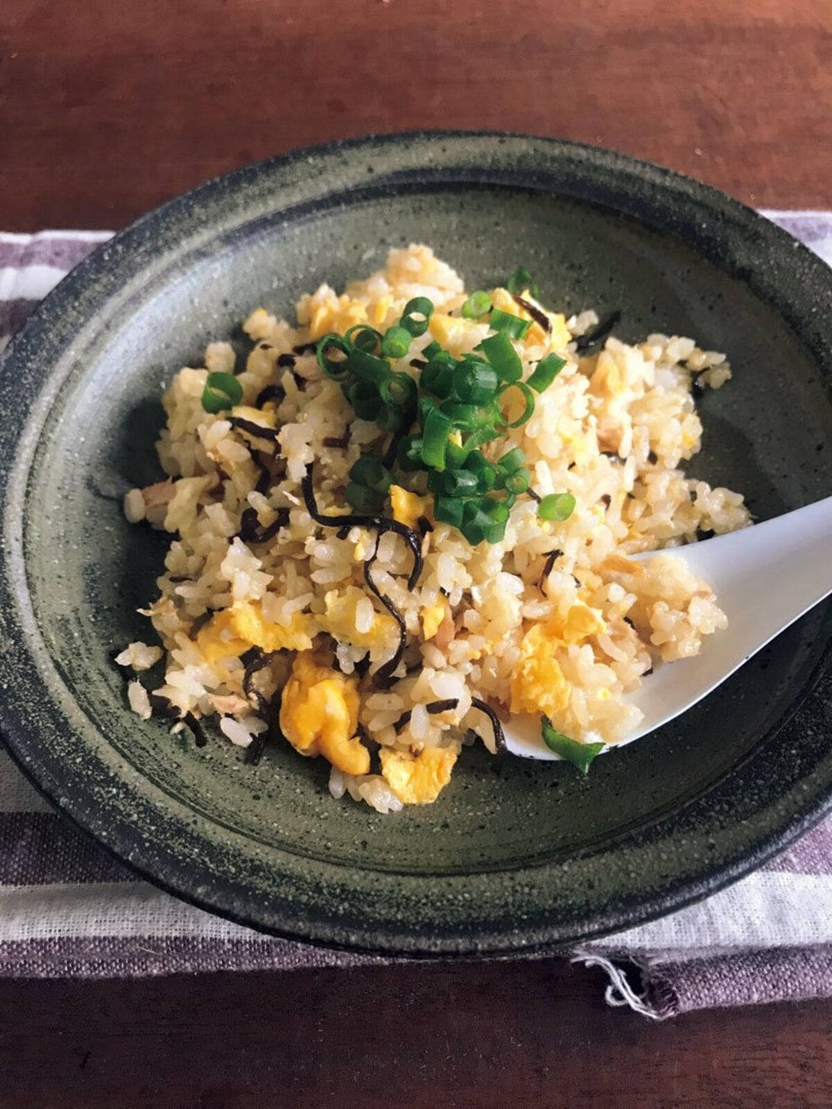 載せ忘れてた！！ 夜ご飯、作るのもやけど考えるのが何より大変という方へ！今日の献立案※平日お昼頃ほぼ毎日書いてます。なんかちょっとでもヒントになれば📝 レシピのリンクが貼れないんですが、◯◯ 料理名 ＋山本ゆりでYahooかGoogle検索で出てきます