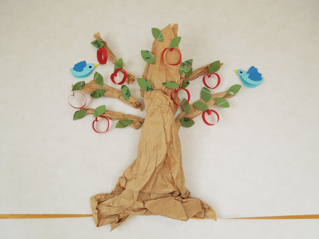 障がい児と立体作品〜『りんごの木』〜 - 矢車草の咲く道を