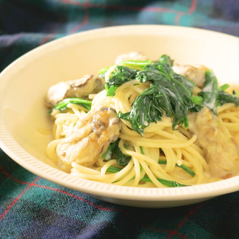 熱々クリームソース♪ 牡蠣とほうれん草のパスタ