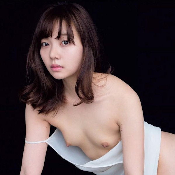 貧乳ロリ体型の新人AV女優・はるか真菜のエッチなヌード画像 - みん