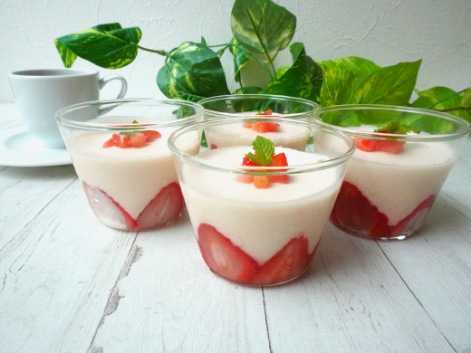 1年中いちごスイーツを楽しみたい！いちごジャムでつくる、ひんやりババロアレシピ。CAKE.TOKYOケーキドットトーキョー