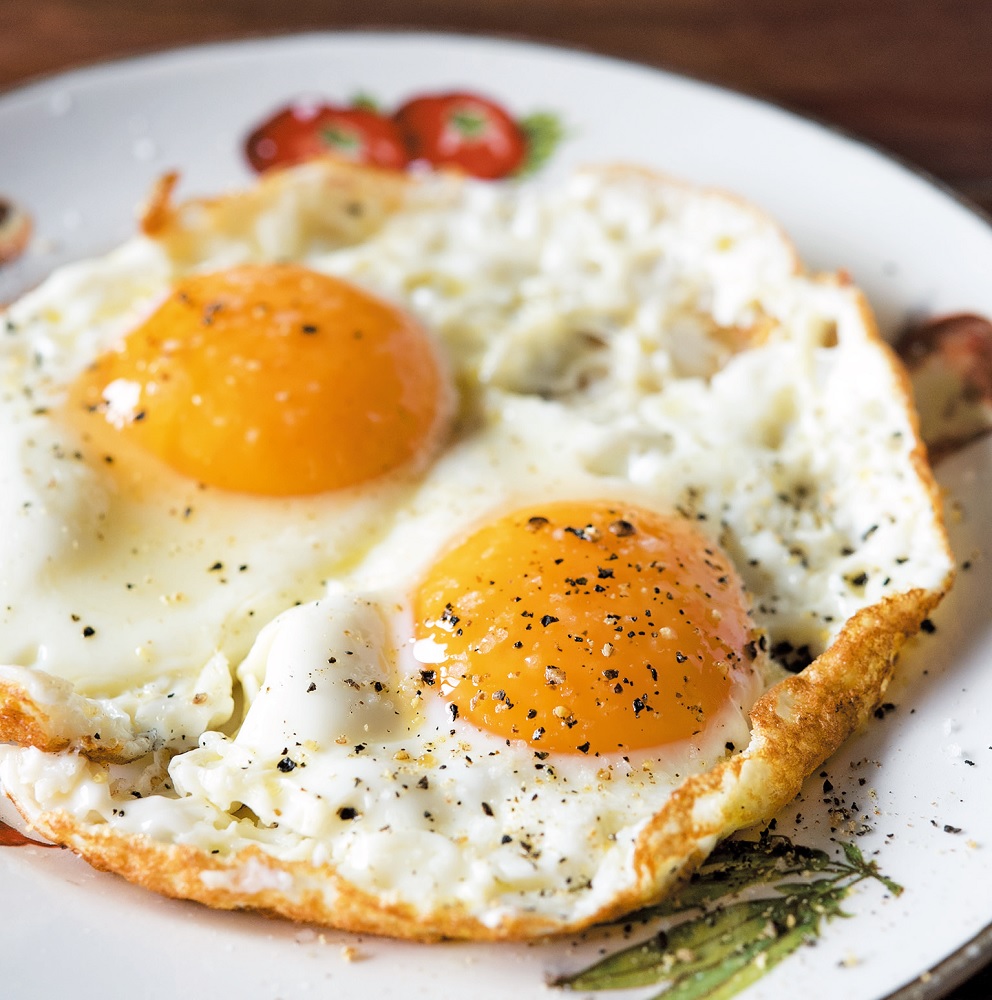 ★目玉焼きはカリカリに焼くのがおすすめ！！ベーコン目玉焼きトースト★