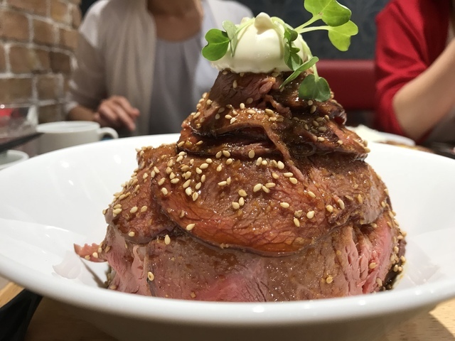 渋谷で絶品ローストビーフ丼を堪能♪1度は食べたいおすすめ店6選！aumo アウモ