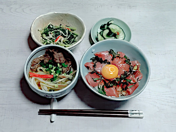 まぐろとろろ丼 落とし卵の具だくさん汁ハリハリあえ 食材宅配のヨシケイ 夕食ネット レシピ・メニュー・献立付き