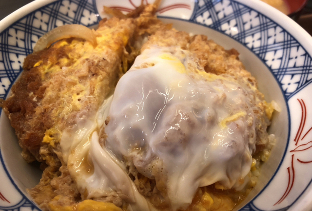 ショッピングセンターグルメ カツ丼を食べたい気分でした ! 『豚屋 とん一』カツ丼@イオンモール茨木 大阪府茨木市219 美味しい 醤油ラーメンを追い求める会🍜⦅志賀島キャップ⦆