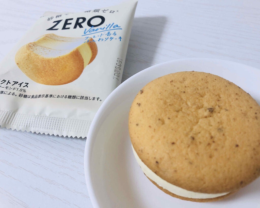 Amazon.co.jp:アイスロッテ ZEROビスケットクランチチョコバー香る焙煎抹茶 75ml×24本 : 食品・飲料・お酒