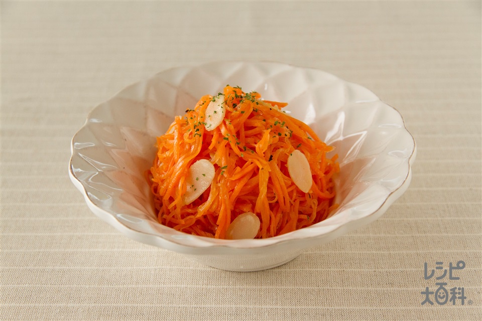 フランス家庭の簡単つくりおき「キャロットラペ」のつくり方フランスのシンプルな野菜のお惣菜「クリュディテ」 上田淳子