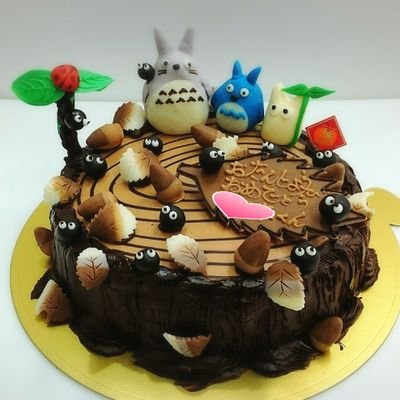 洋菓子工房青い鳥は生ケーキ、自家製焼きたての焼き菓子も豊富に販売。デコレーションはキャラクターなどをお書きします