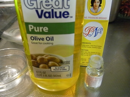 歩くポップコーンみたいな虫。まるでファンタジーのキャラクターのようで、可愛くも不思議 : 小太郎ぶろぐ