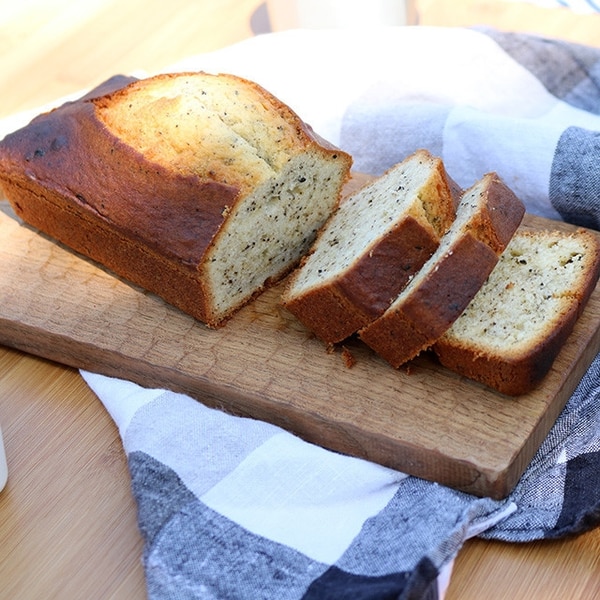 魔法のお皿 セラベイク CeraBake のグラタン皿を使ってポテトトマトグラタンの作り方♪チーズが焦げつかない！ストレスフリーな最高のお皿☆じゃがいもとベーコンで作る間違いないチーズ焼きレシピ