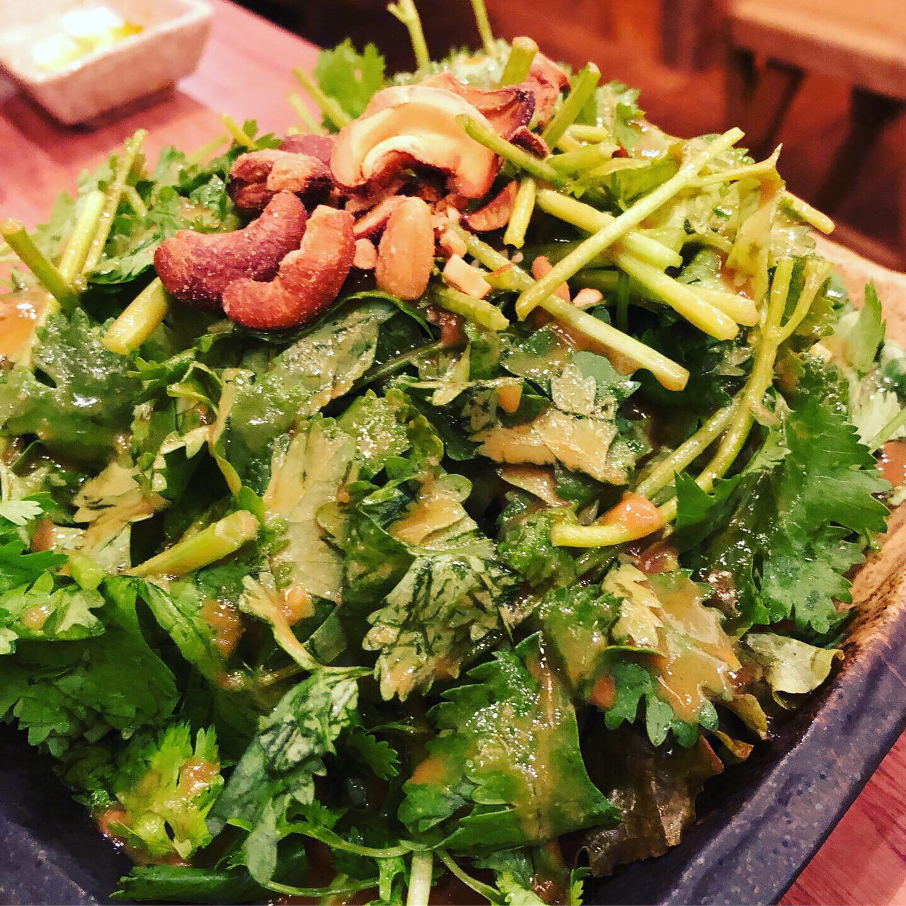 悪魔的に旨いパクチーサラダ」 - 小倉経済新聞