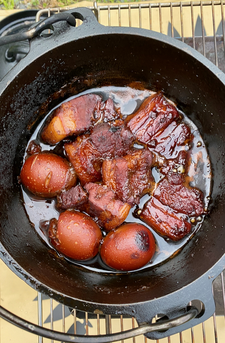 ダッチオーブンで作る本格チャーシューでアレンジ料理－そとごはん－キャンプ・アウトドアのTAKIBI タキビ