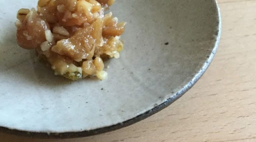 この季節は金山寺味噌ときゅうりの組み合わせが最高ですよね♪冷たい茶粥に金山寺味噌をのせて食べるのも絶品