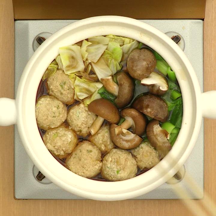 食べたい時に温めるだけ もう市販の鍋の素も鶏団子も買わない！ふわふわ♪『豆腐入り鶏むね団子の冷凍作り置き』鍋にも使えるダイエットスープ２種紹介！高タンパク 低カロリー痩せるレシピ筋トレ減量