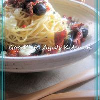 黒オリーブとフルーツトマトのパスタ - EPIRECIPE -エピレシピ