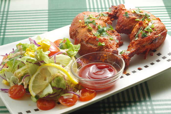 ＼レシピ詳細はこちら , こんにちは🐓,鳥マルシェ です。, 今日の鶏肉料理は、,, 鶏めし, ＼, 炊いたご飯に混ぜるだけ、,おかわりが止まらなくなる美味しさです☺️,材料 , ご飯 2合, 鶏もも肉 1枚 200〜250g , ごぼう 1本,砂糖 大さじ1, しょうゆ 大さじ3, 酒 大さじ2, にんにく 1片,