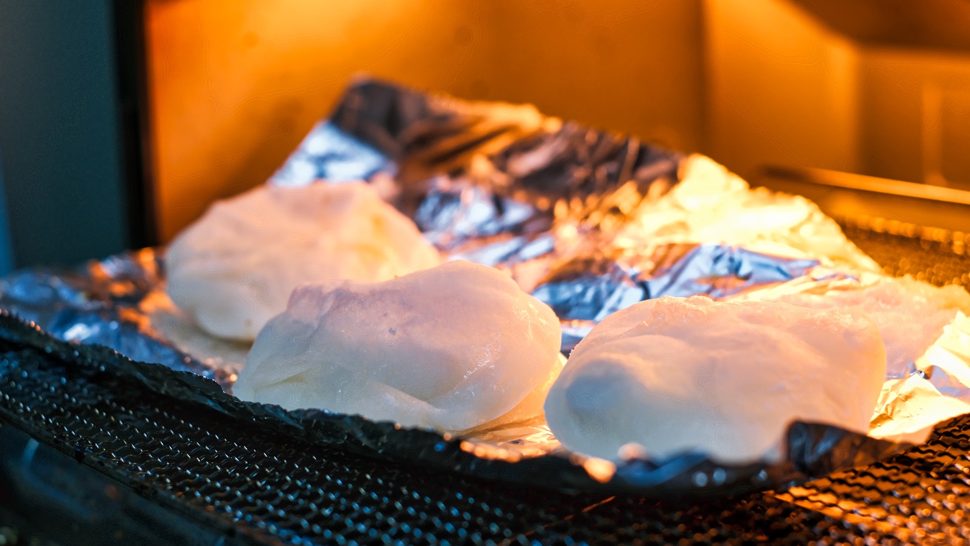 焼く前に数滴垂らすだけでOK！ 餅が焼き網に張り付かない方法が「簡単すぎる」 – grapeグレイプ