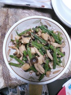 鶏もも肉の塩麹ソテー 椎茸とモロッコインゲン豆のバターソテー じゅんさんSnapdish スナップディッシュID:i49aja