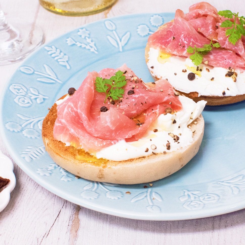生ハムとマスカルポーネチーズのオープンサンドBAGEL&BAGEL公式オンラインショップ