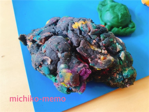 ダイソーの人気おもちゃ「こむぎねんどでおままごと」レビュー！作り方や保存方法もヨムーノ