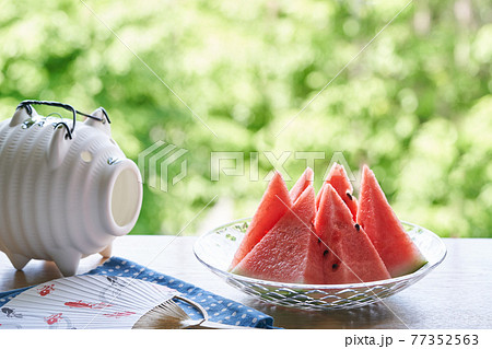 スイカ 断面」の6354点のロイヤリティフリー画像、写真素材、絵Shutterstock