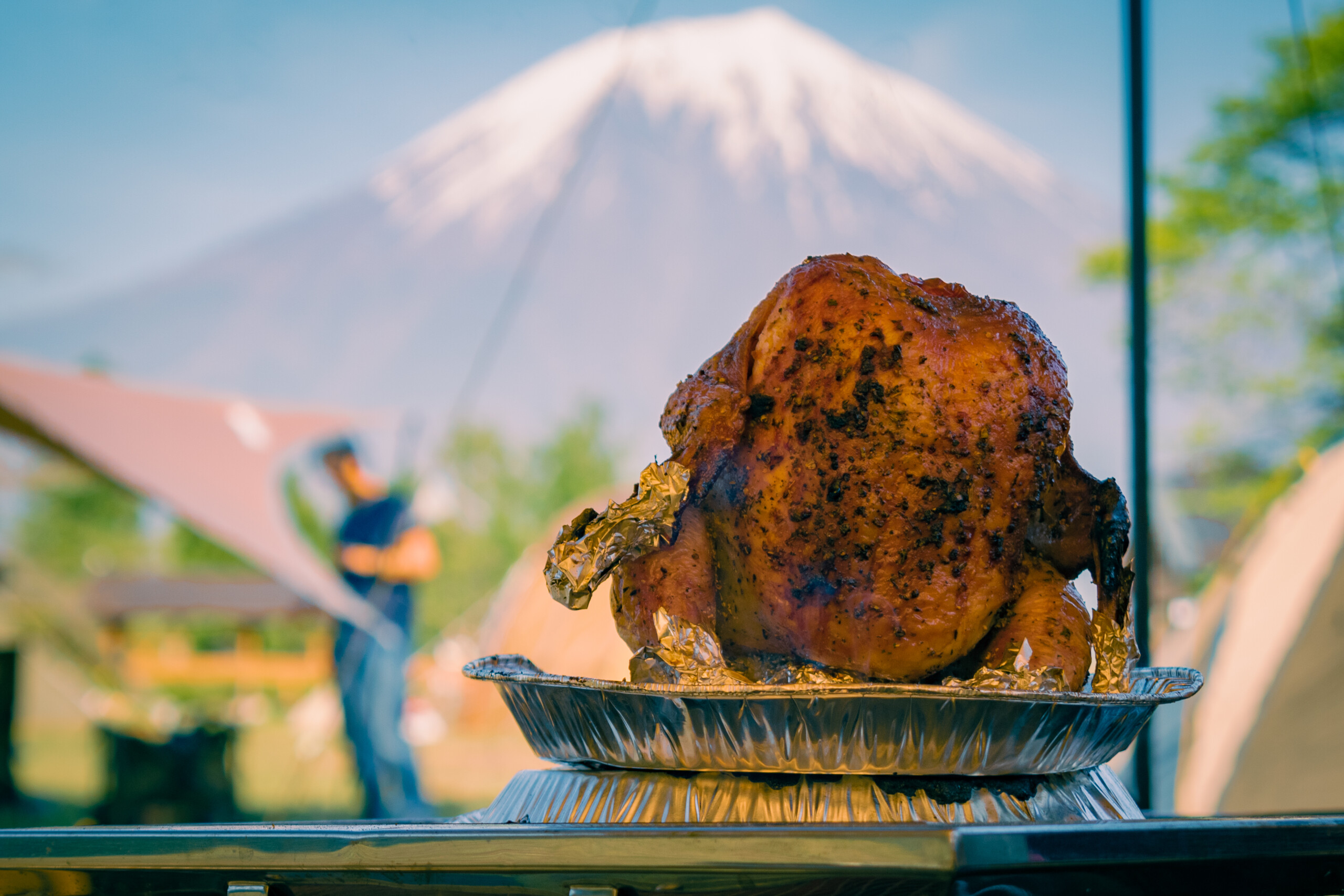 一緒に作るのが楽しい！語らう夜を演出する「丸鶏のローストチキン」フライパンマン