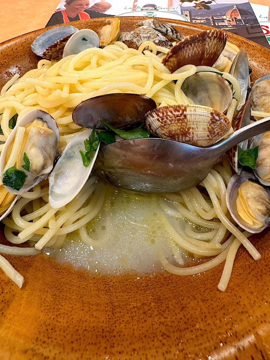 食欲そそる香り！ あさりのボンゴレスープパスタ