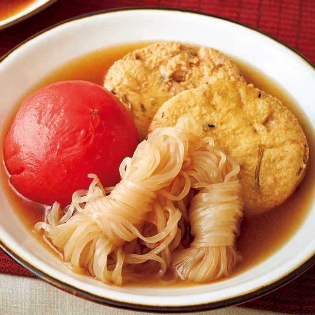 ✦︎⋆︎おかずになるおでん!  \Ö今 日 の ご 飯 。  ✢︎ 鶏のおでん風煮込み ✢︎ 塩揉みキャベツの和風サラダ ✢︎きのこのかきたま汁   ✢︎マークの詳しいレシピは @rinaty_cooking  プロフィールのLINKで確認できます➰✈︎∗*゚